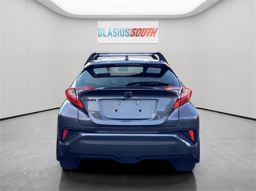 2022 Toyota C-HR XLE
