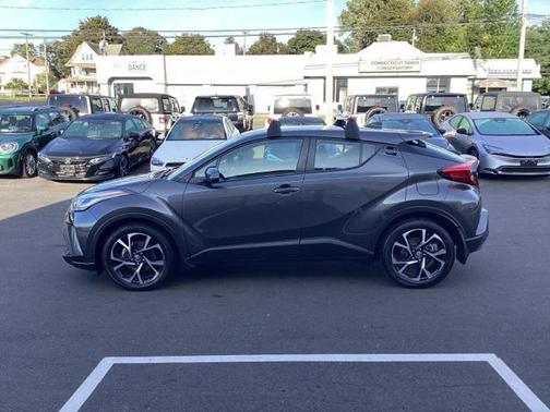2022 Toyota C-HR XLE
