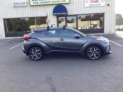 2022 Toyota C-HR XLE