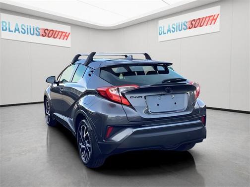 2022 Toyota C-HR XLE
