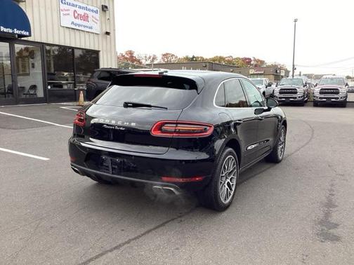 2016 Porsche Macan Turbo