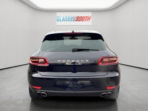 2016 Porsche Macan Turbo