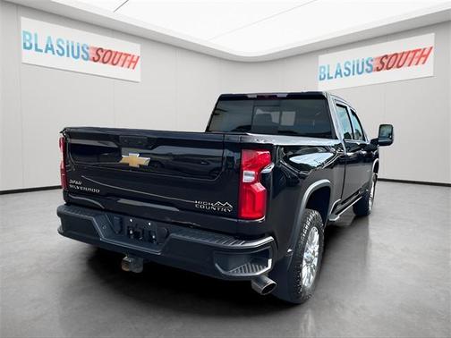 2022 Chevrolet Silverado 2500 High Country