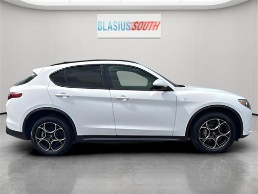 2022 Alfa Romeo Stelvio Ti