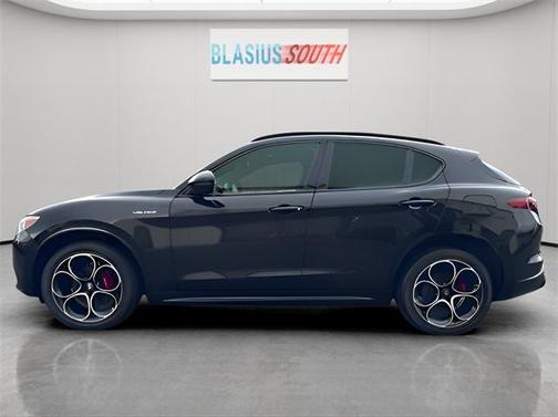 2022 Alfa Romeo Stelvio Ti