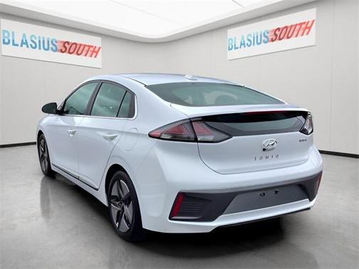 2022 Hyundai IONIQ Hybrid SEL