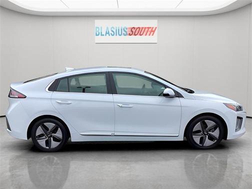 2022 Hyundai IONIQ Hybrid SEL
