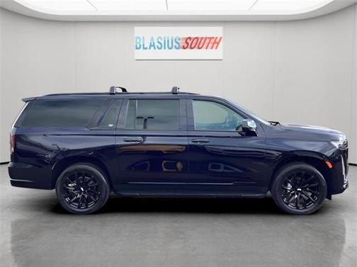 2023 Cadillac Escalade ESV Sport Platinum