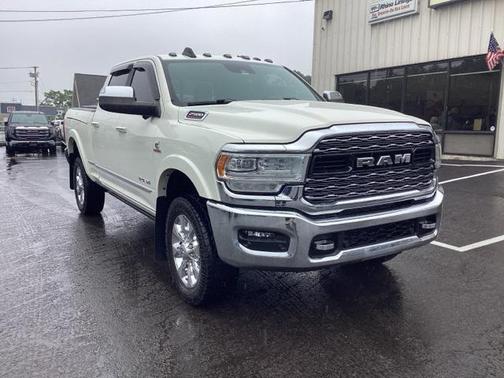 2019 RAM 2500 Limited Crew Cab 4x4 6'4' Box
