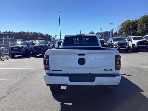 2023 RAM 2500 Big Horn Crew Cab 4x4 8' Box