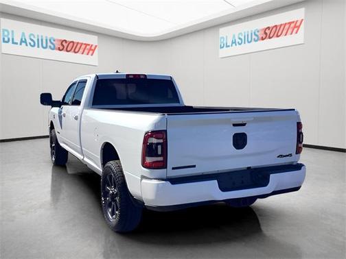 2023 RAM 2500 Big Horn Crew Cab 4x4 8' Box