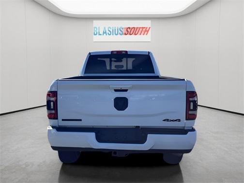 2023 RAM 2500 Big Horn Crew Cab 4x4 8' Box