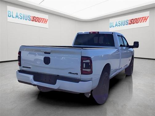 2023 RAM 2500 Big Horn Crew Cab 4x4 8' Box