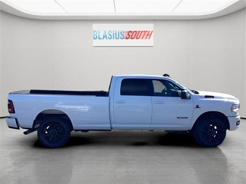 2023 RAM 2500 Big Horn Crew Cab 4x4 8' Box