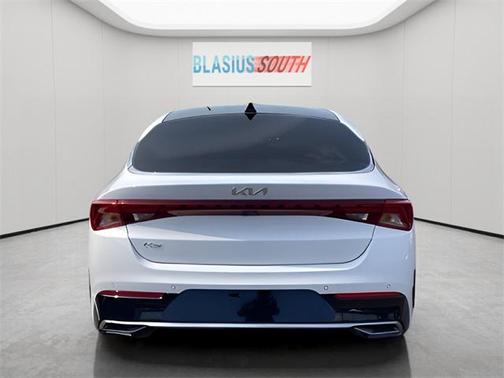 2022 Kia K5 EX