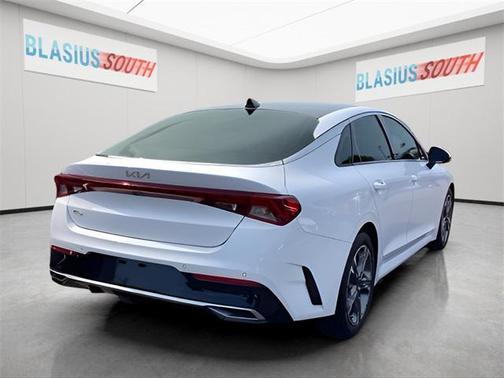 2022 Kia K5 EX