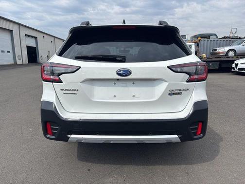 Crystal White Pearl 2020 Subaru Outback Limited