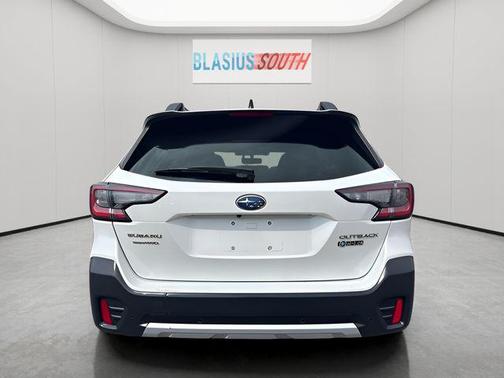 Crystal White Pearl 2020 Subaru Outback Limited