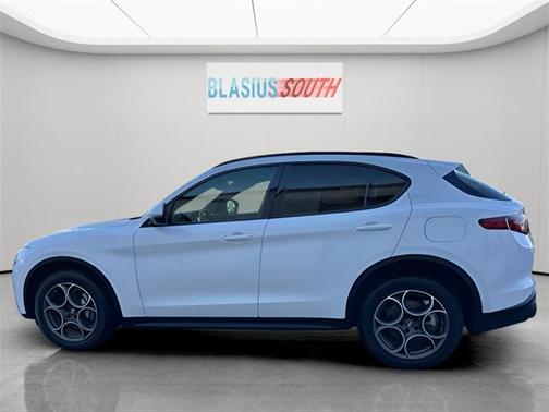 2022 Alfa Romeo Stelvio Sprint
