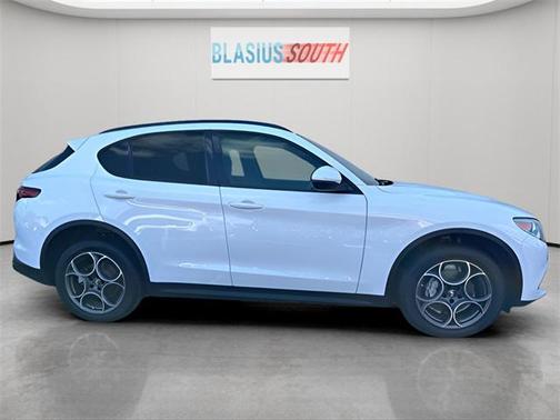 2022 Alfa Romeo Stelvio Sprint