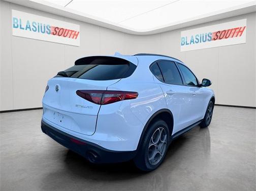 2022 Alfa Romeo Stelvio Sprint