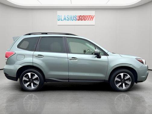 Jasmine Green Metallic 2018 Subaru Forester 2.5i Premium