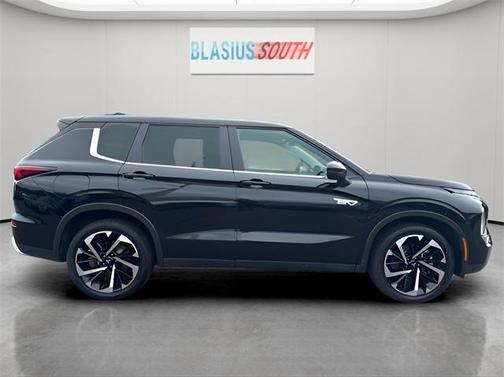 2023 Mitsubishi Outlander PHEV SE S-AWC