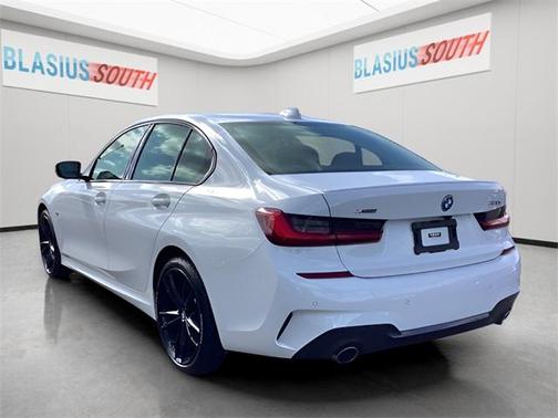2022 BMW 330e Base