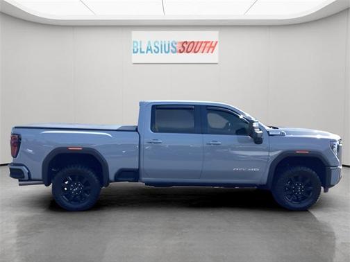 2025 GMC Sierra 2500 AT4