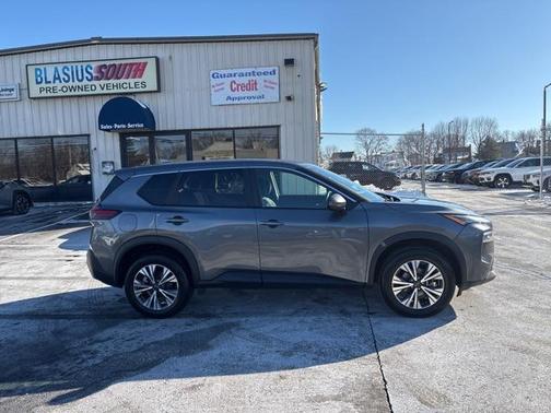 2022 Nissan Rogue SV