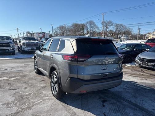 2022 Nissan Rogue SV