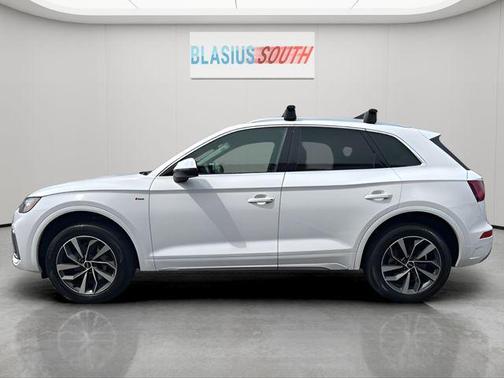 Arkona White 2024 Audi Q5 45 S line Premium Plus