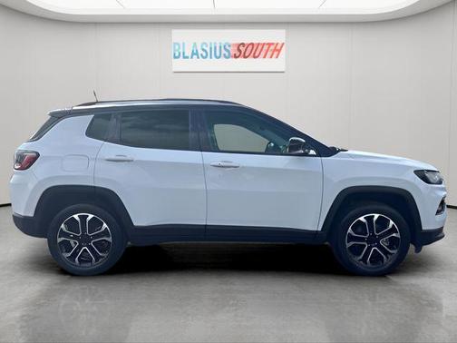Bright White Clearcoat 2022 Jeep Compass Limited