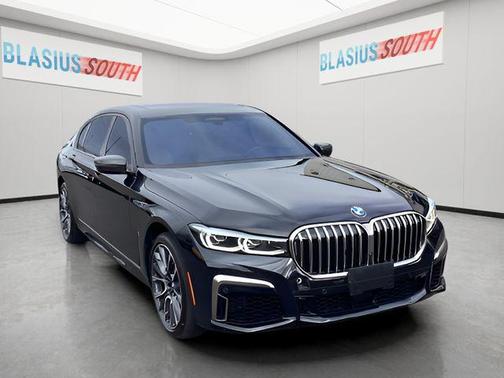 2022 BMW M760 xDrive