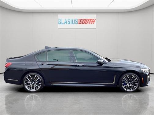 2022 BMW M760 xDrive