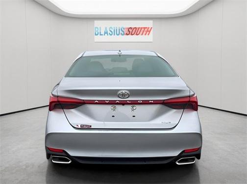 2021 Toyota Avalon XLE