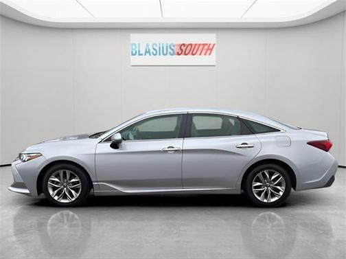 2021 Toyota Avalon XLE