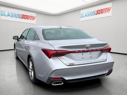 2021 Toyota Avalon XLE