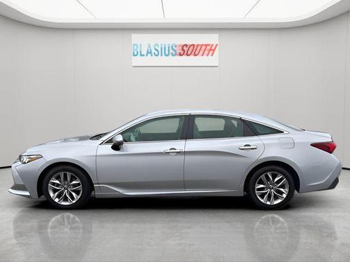 2021 Toyota Avalon XLE