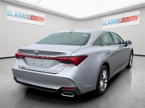 2021 Toyota Avalon XLE