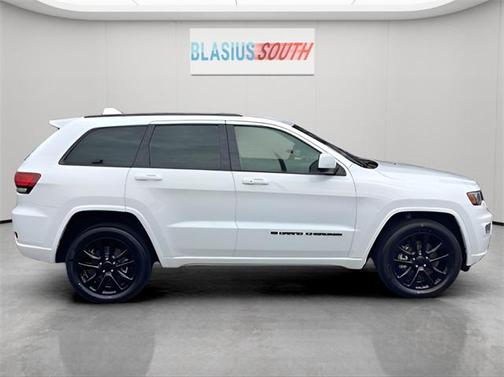 2022 Jeep Grand Cherokee Laredo