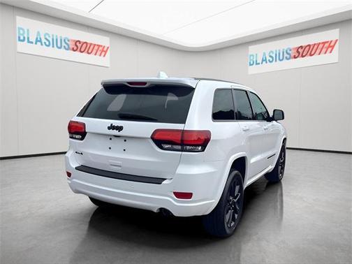 2022 Jeep Grand Cherokee Laredo