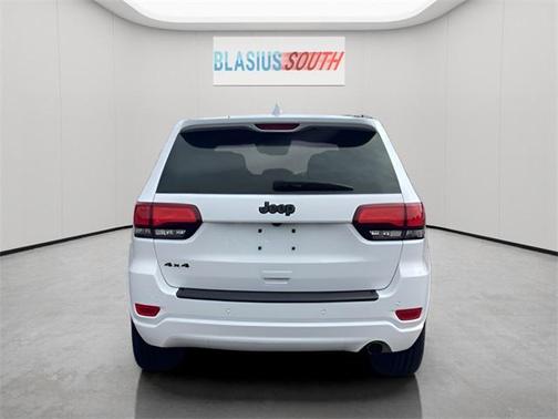 2022 Jeep Grand Cherokee Laredo