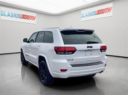 2022 Jeep Grand Cherokee Laredo
