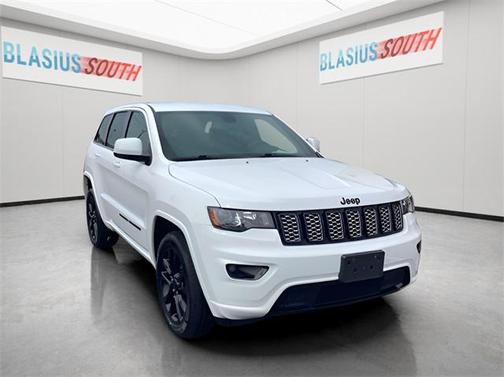 2022 Jeep Grand Cherokee Laredo