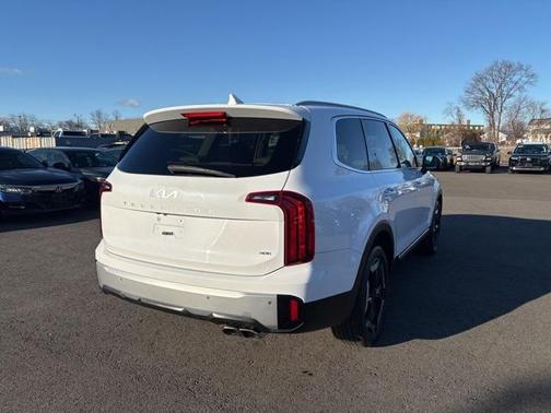2023 Kia Telluride S