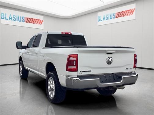 2023 RAM 3500 Laramie Crew Cab 4x4 6'4' Box