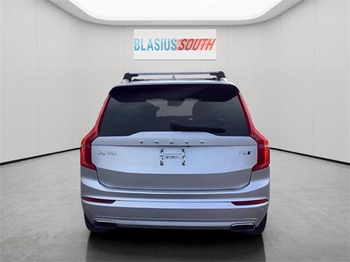 2021 Volvo XC90 T5 Momentum