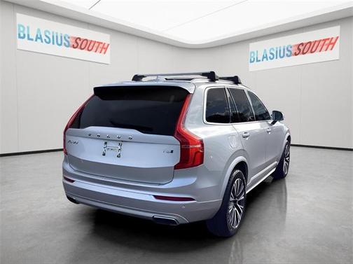 2021 Volvo XC90 T5 Momentum