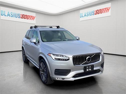 2021 Volvo XC90 T5 Momentum